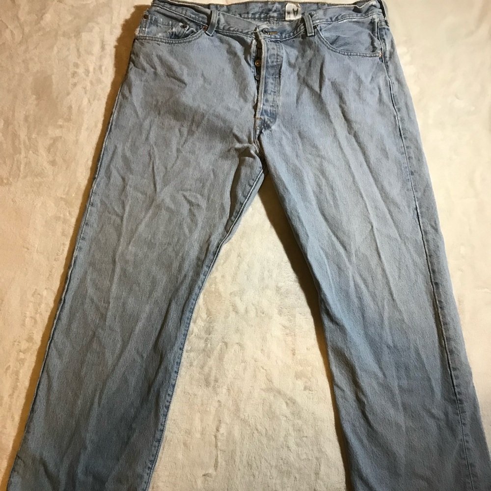 Levi’s light washed jeans